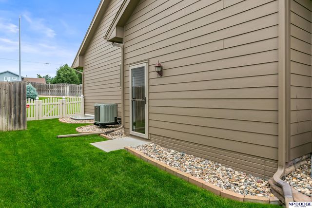 16318 R Street, Omaha, NE 68135
