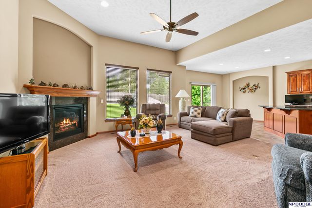 16318 R Street, Omaha, NE 68135