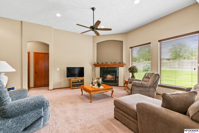 16318 R Street, Omaha, NE 68135