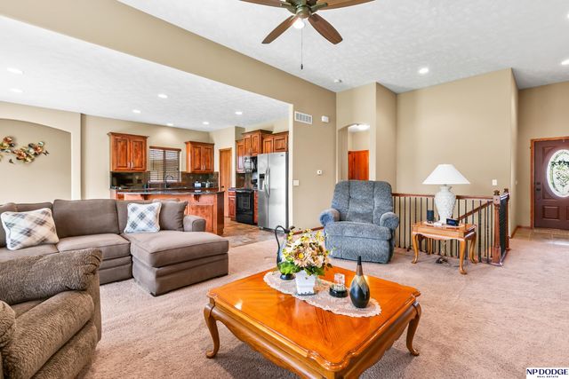 16318 R Street, Omaha, NE 68135