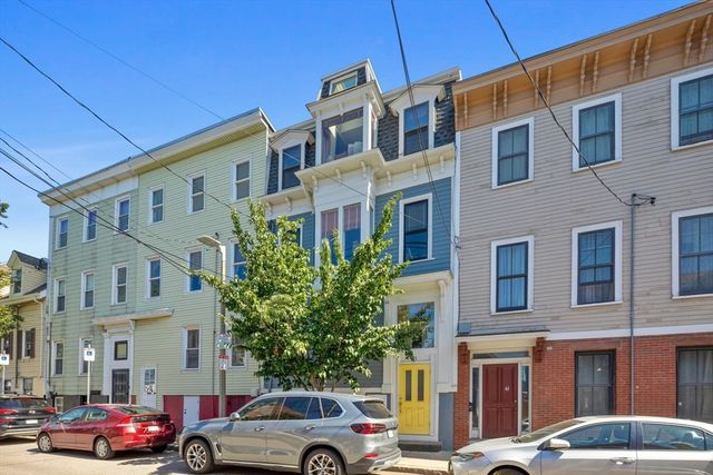 43 Russell St 3, Boston, MA 02129