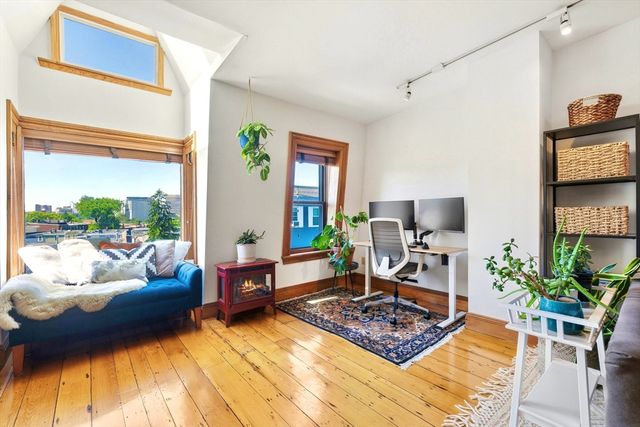 43 Russell St 3, Boston, MA 02129