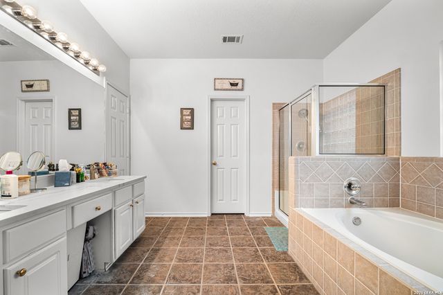 2450 Rogers Loop, San Antonio, TX 78258