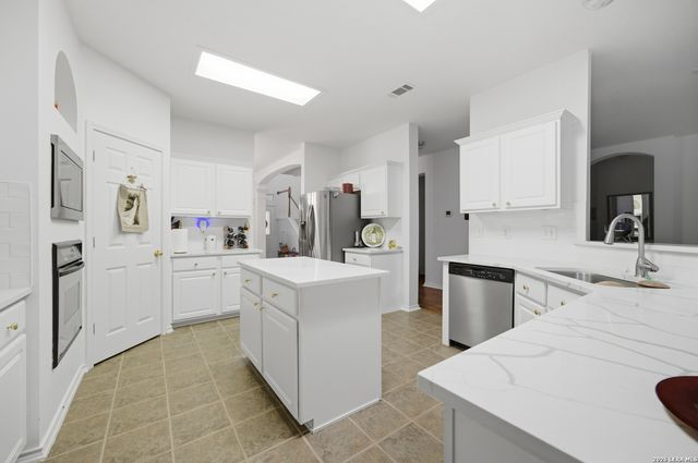 2450 Rogers Loop, San Antonio, TX 78258