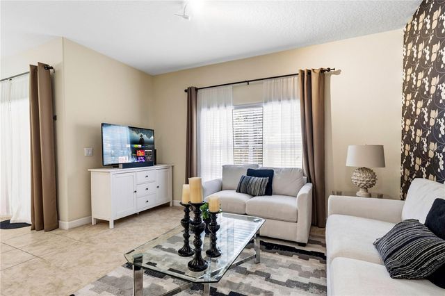 2951 BANANA PALM DR DRIVE, Kissimmee, FL 34747