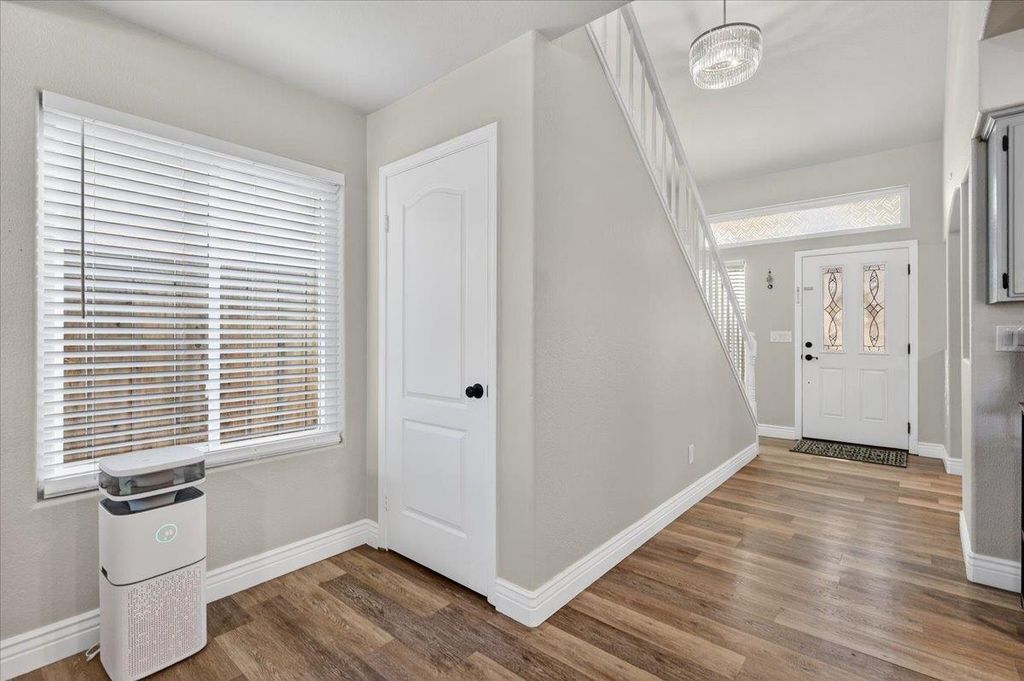 Image 20 of property listing at 8416 N Sharon Avenue, Fresno, CA 93720