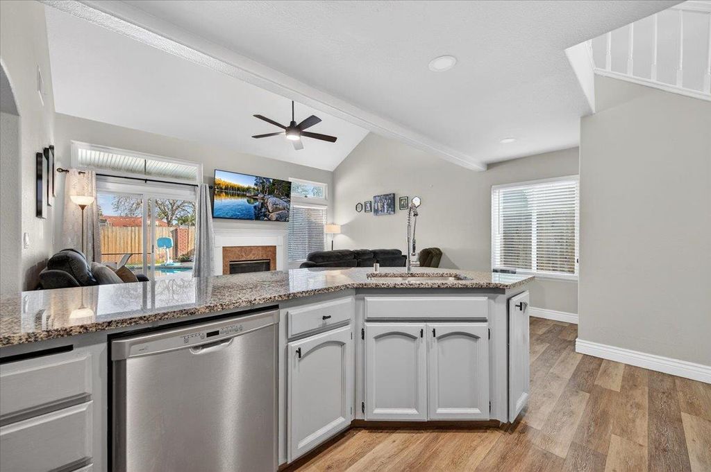 Image 23 of property listing at 8416 N Sharon Avenue, Fresno, CA 93720