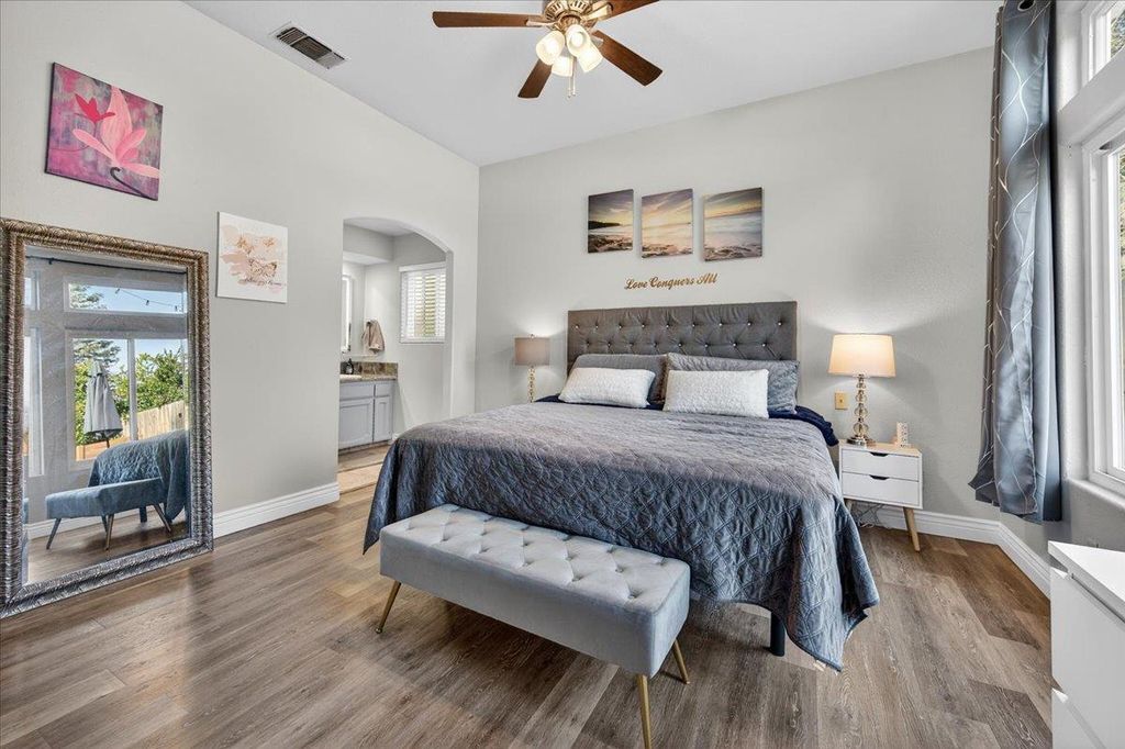 Image 29 of property listing at 8416 N Sharon Avenue, Fresno, CA 93720