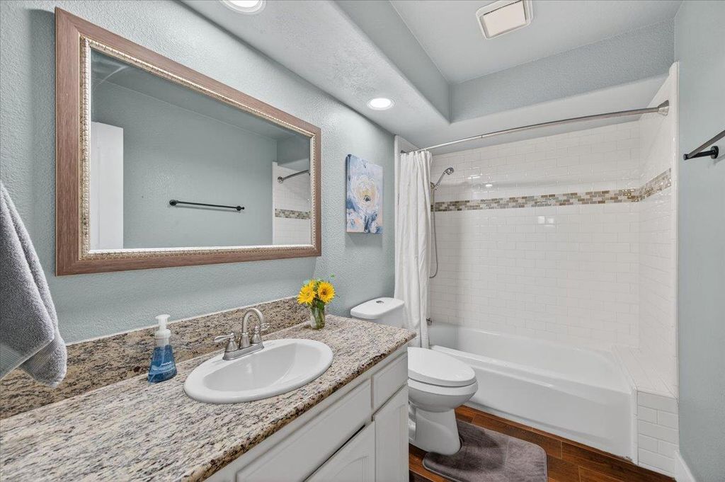 Image 41 of property listing at 8416 N Sharon Avenue, Fresno, CA 93720