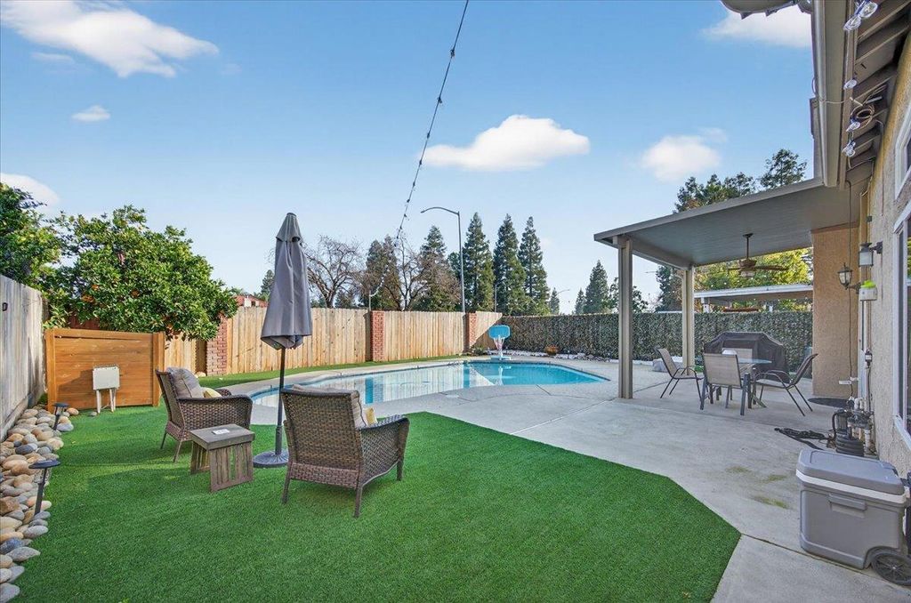 Image 46 of property listing at 8416 N Sharon Avenue, Fresno, CA 93720