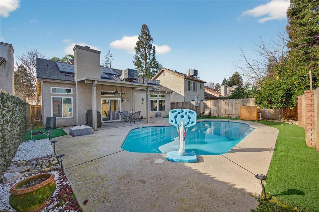 Image 49 of property listing at 8416 N Sharon Avenue, Fresno, CA 93720