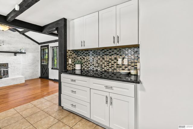 2006 Harlan Drive, Bellevue, NE 68005