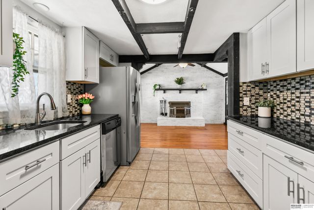 2006 Harlan Drive, Bellevue, NE 68005