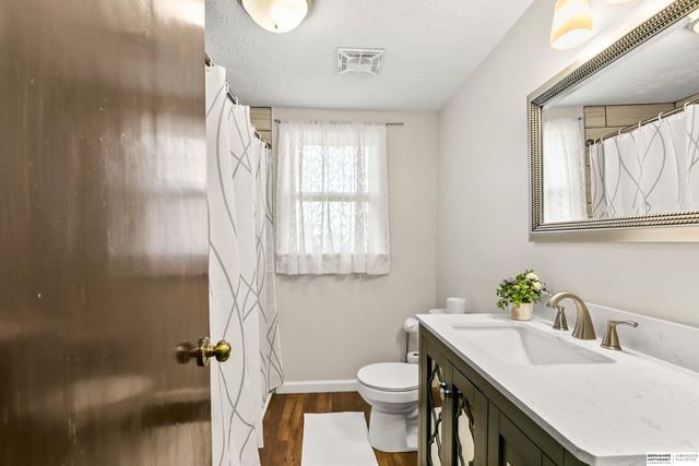 2006 Harlan Drive, Bellevue, NE 68005