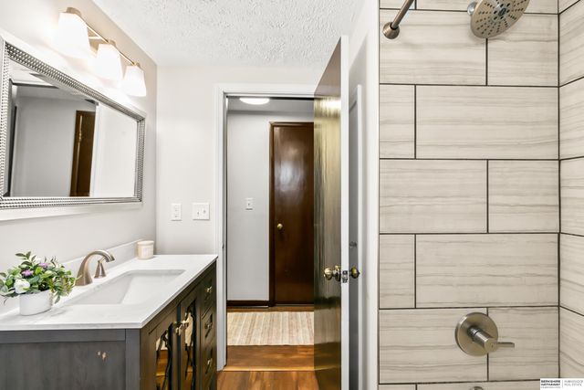 2006 Harlan Drive, Bellevue, NE 68005