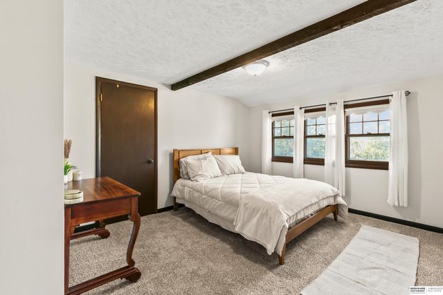 2006 Harlan Drive, Bellevue, NE 68005