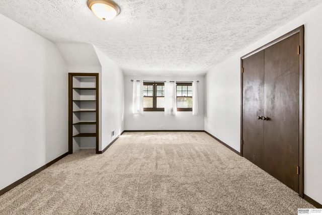 2006 Harlan Drive, Bellevue, NE 68005