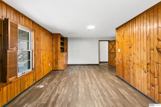 2006 Harlan Drive, Bellevue, NE 68005