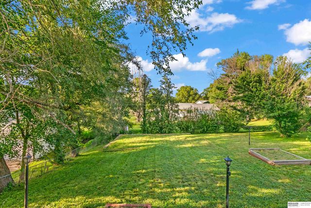 2006 Harlan Drive, Bellevue, NE 68005