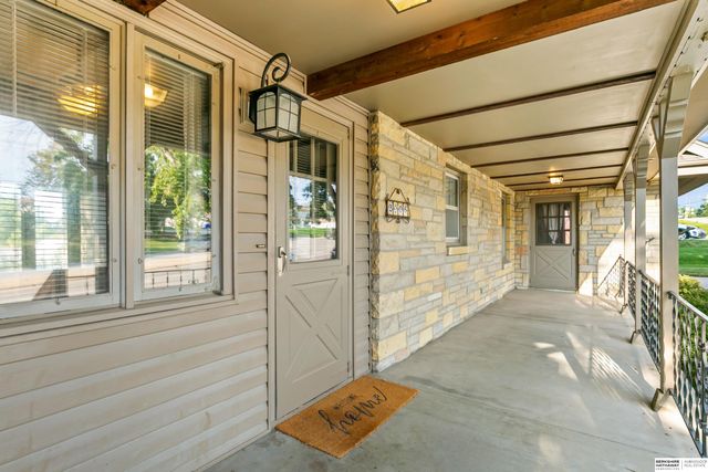 2006 Harlan Drive, Bellevue, NE 68005