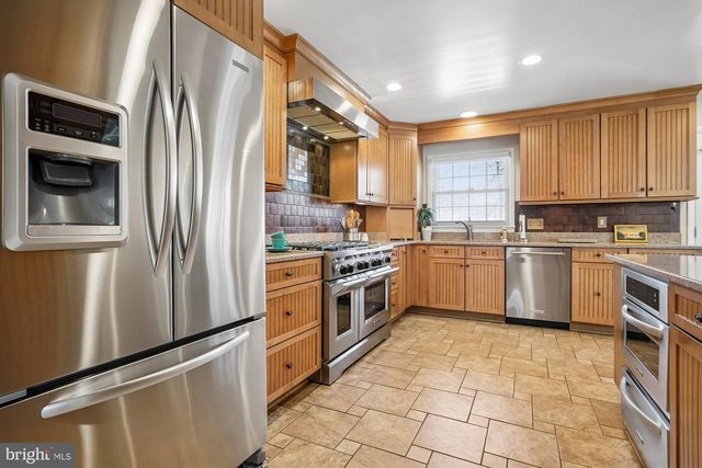 8435 CHERRY VALLEY LN, Alexandria, VA 22309