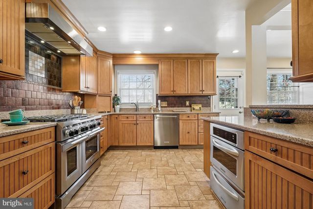 8435 CHERRY VALLEY LN, Alexandria, VA 22309