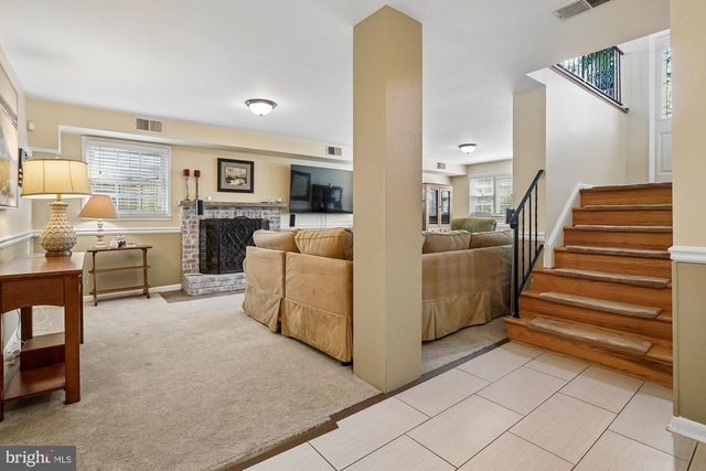 8435 CHERRY VALLEY LN, Alexandria, VA 22309