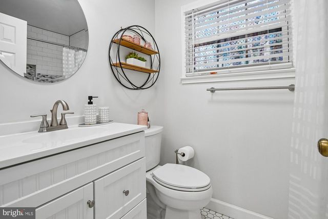 8435 CHERRY VALLEY LN, Alexandria, VA 22309