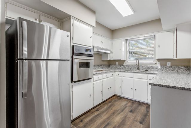 7551 BRENTCOVE Circle, Dallas, TX 75214