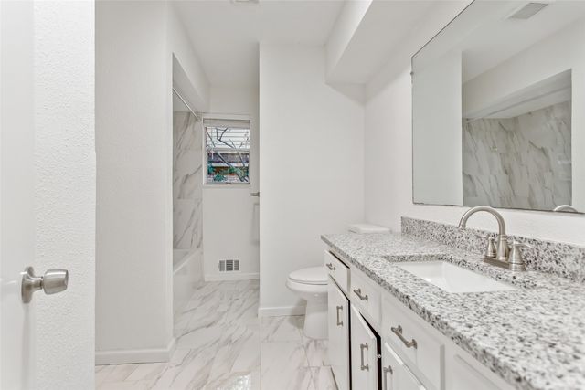 7551 BRENTCOVE Circle, Dallas, TX 75214