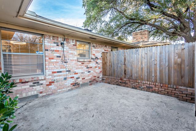 7551 BRENTCOVE Circle, Dallas, TX 75214