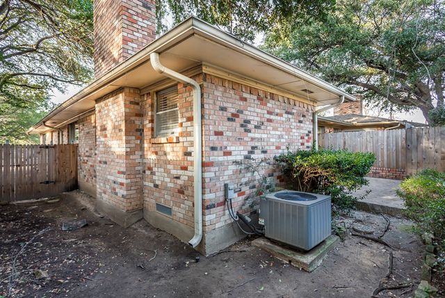 7551 BRENTCOVE Circle, Dallas, TX 75214