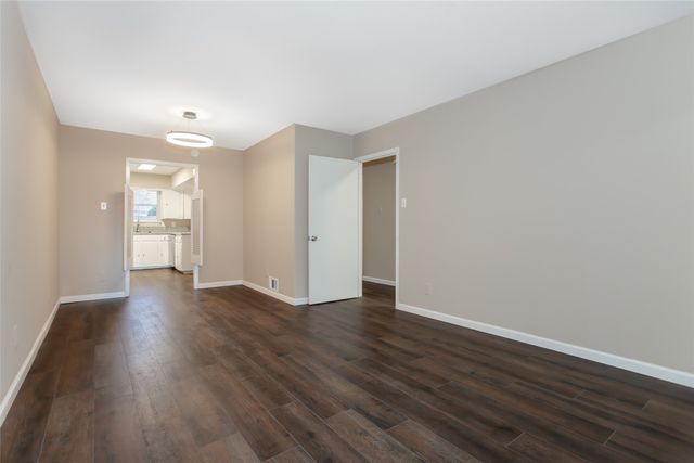 7551 BRENTCOVE Circle, Dallas, TX 75214