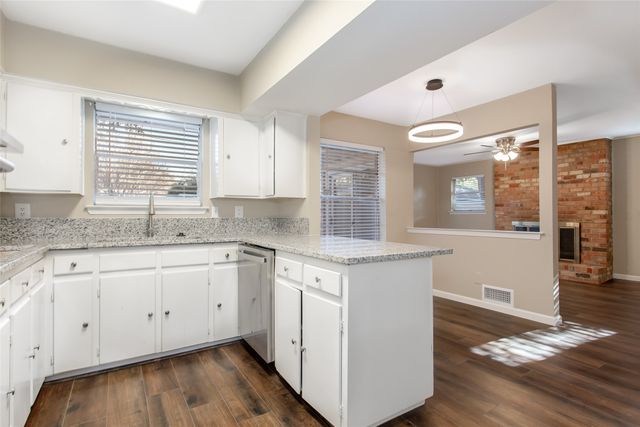 7551 BRENTCOVE Circle, Dallas, TX 75214