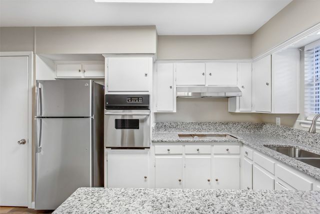 7551 BRENTCOVE Circle, Dallas, TX 75214