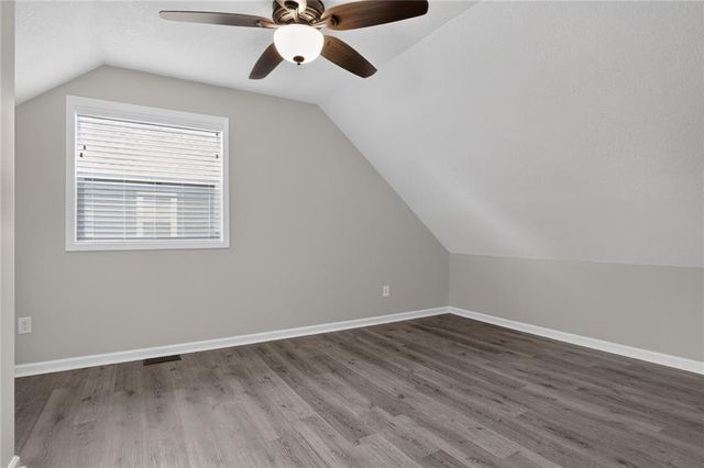 228 Deerfield Lane, Lawrence, KS 66049