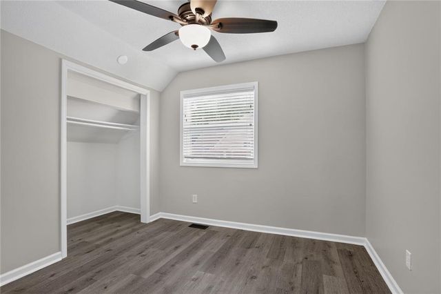 228 Deerfield Lane, Lawrence, KS 66049