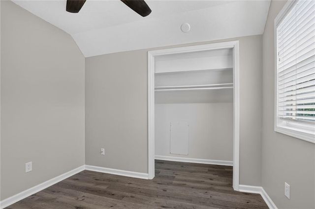 228 Deerfield Lane, Lawrence, KS 66049