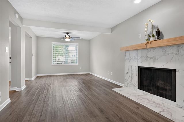 228 Deerfield Lane, Lawrence, KS 66049