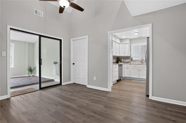 228 Deerfield Lane, Lawrence, KS 66049