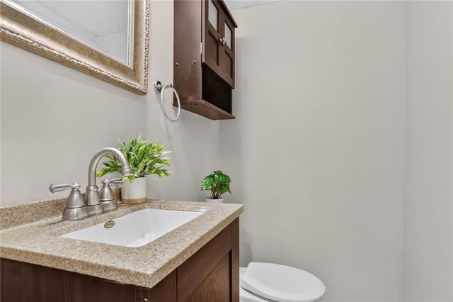 228 Deerfield Lane, Lawrence, KS 66049