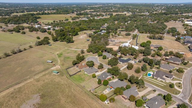 2045 Mason Pond Drive, Weatherford, TX 76085