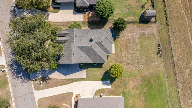 2045 Mason Pond Drive, Weatherford, TX 76085