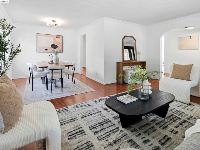 5773 Shadow Ridge Dr, Castro Valley, CA 94552