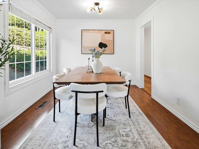 5773 Shadow Ridge Dr, Castro Valley, CA 94552