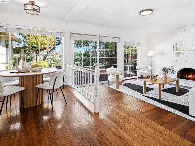 5773 Shadow Ridge Dr, Castro Valley, CA 94552