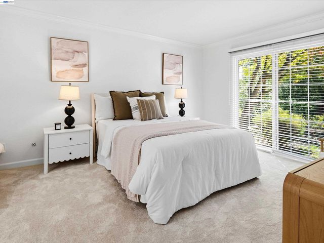 5773 Shadow Ridge Dr, Castro Valley, CA 94552