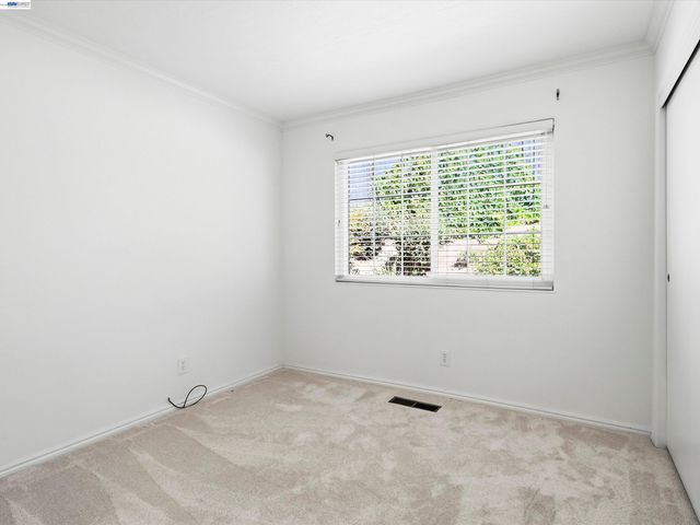 5773 Shadow Ridge Dr, Castro Valley, CA 94552