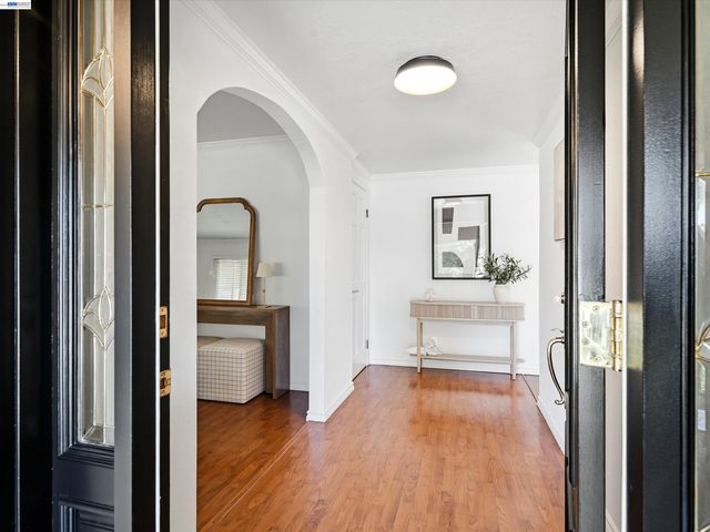 5773 Shadow Ridge Dr, Castro Valley, CA 94552