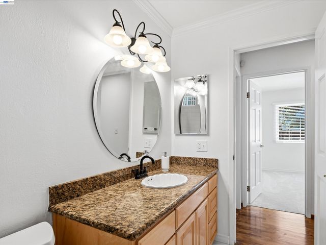 5773 Shadow Ridge Dr, Castro Valley, CA 94552